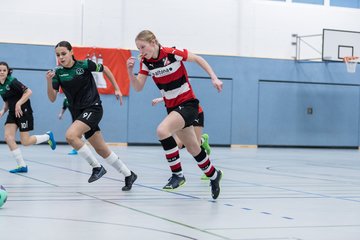 Bild 350 - C-Juniorinnen Loewinnen Cup